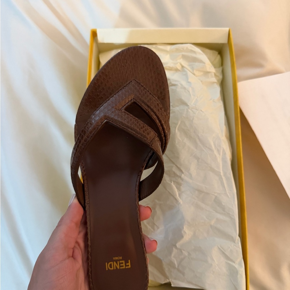 Fendi Women's Fling Leather Brown Sandals - Picture 3 of 8